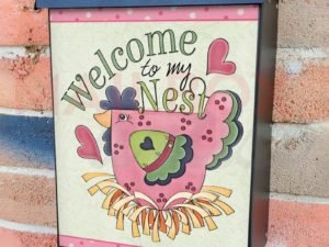 Pretty Hen on the Nest Colonial Mailbox Cover