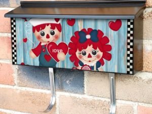 Valentine's Raggedy Ann and Andy #3 Townhouse Mailbox Cover
