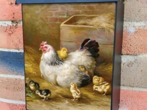 Farmhouse Hen with Chicks Colonial Mailbox Cover