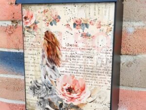 Beautiful Vintage Girl Colonial Mailbox Cover