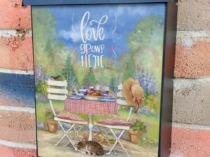 Picnic in the Garden Colonial Mailbox Cover